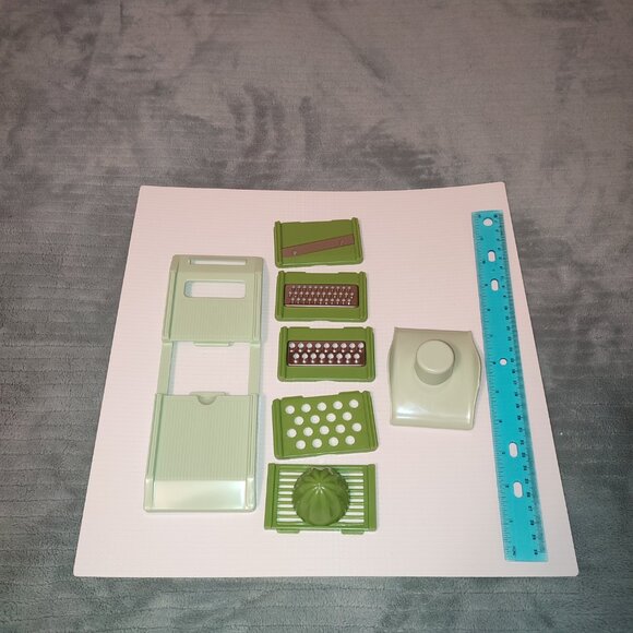 Space Saving Multi Purpose Grater Merry Green Kitchen Accessories Must Have - Picture 2 of 9